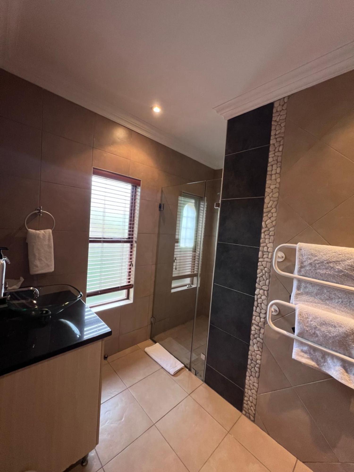 Bohemian Guesthouse - Претория Экстерьер фото