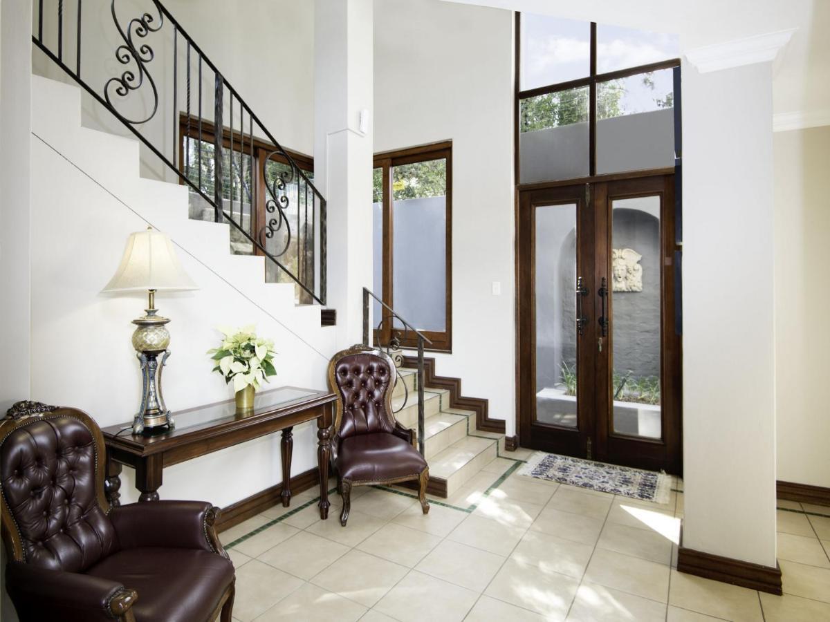 Bohemian Guesthouse - Претория Экстерьер фото